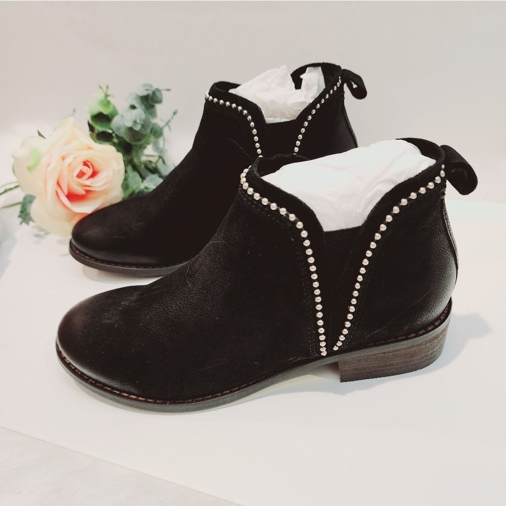NEW Steve Madden Koto studded ankle Boots